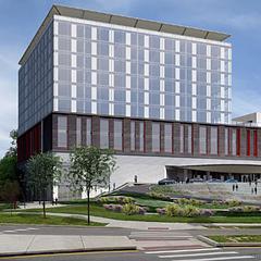 The Summit Hotel logo